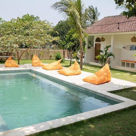 Lost Inn Kuta Capsule Hostel エクステリア 写真