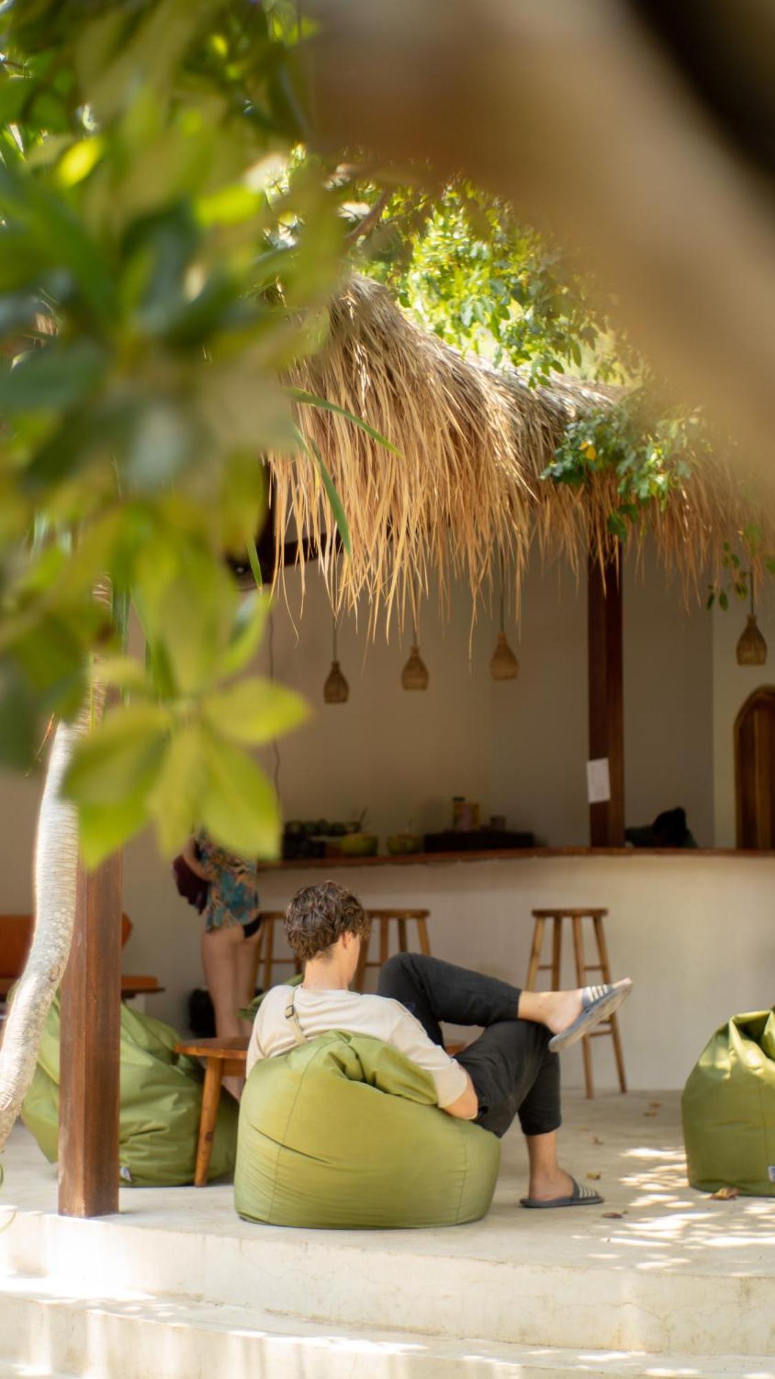 Lost Inn Kuta Capsule Hostel エクステリア 写真