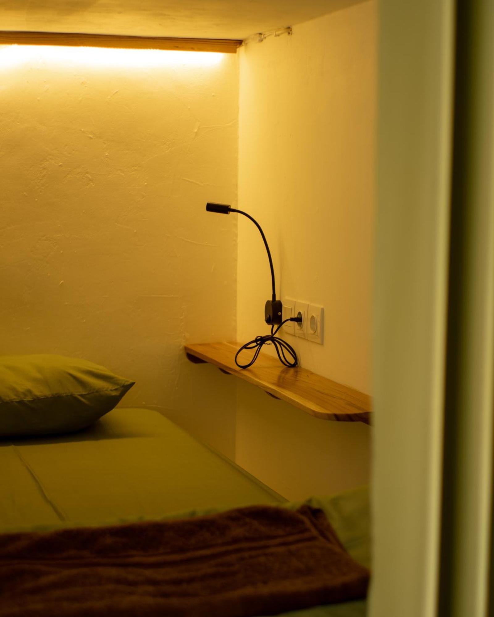 Lost Inn Kuta Capsule Hostel エクステリア 写真