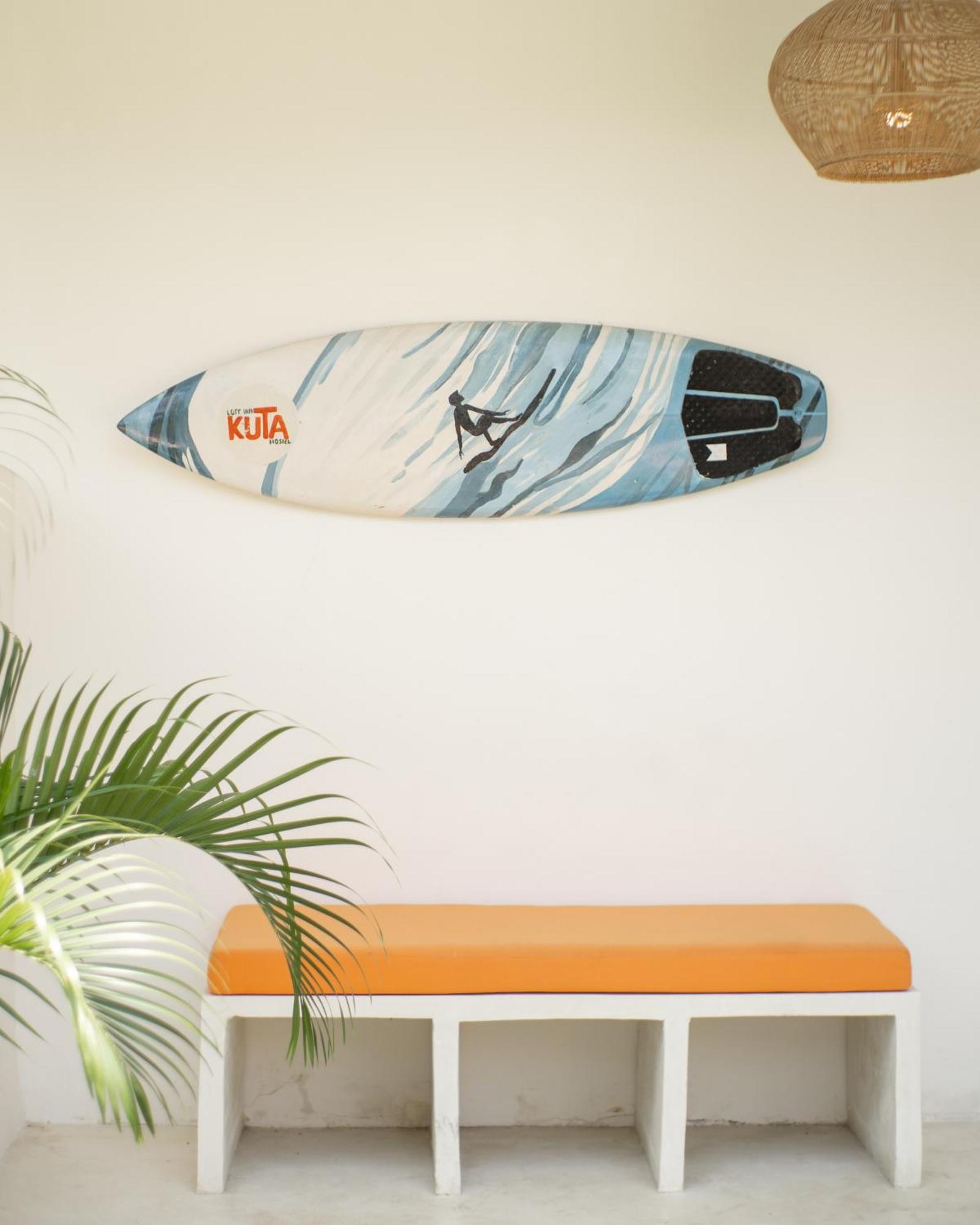 Lost Inn Kuta Capsule Hostel エクステリア 写真