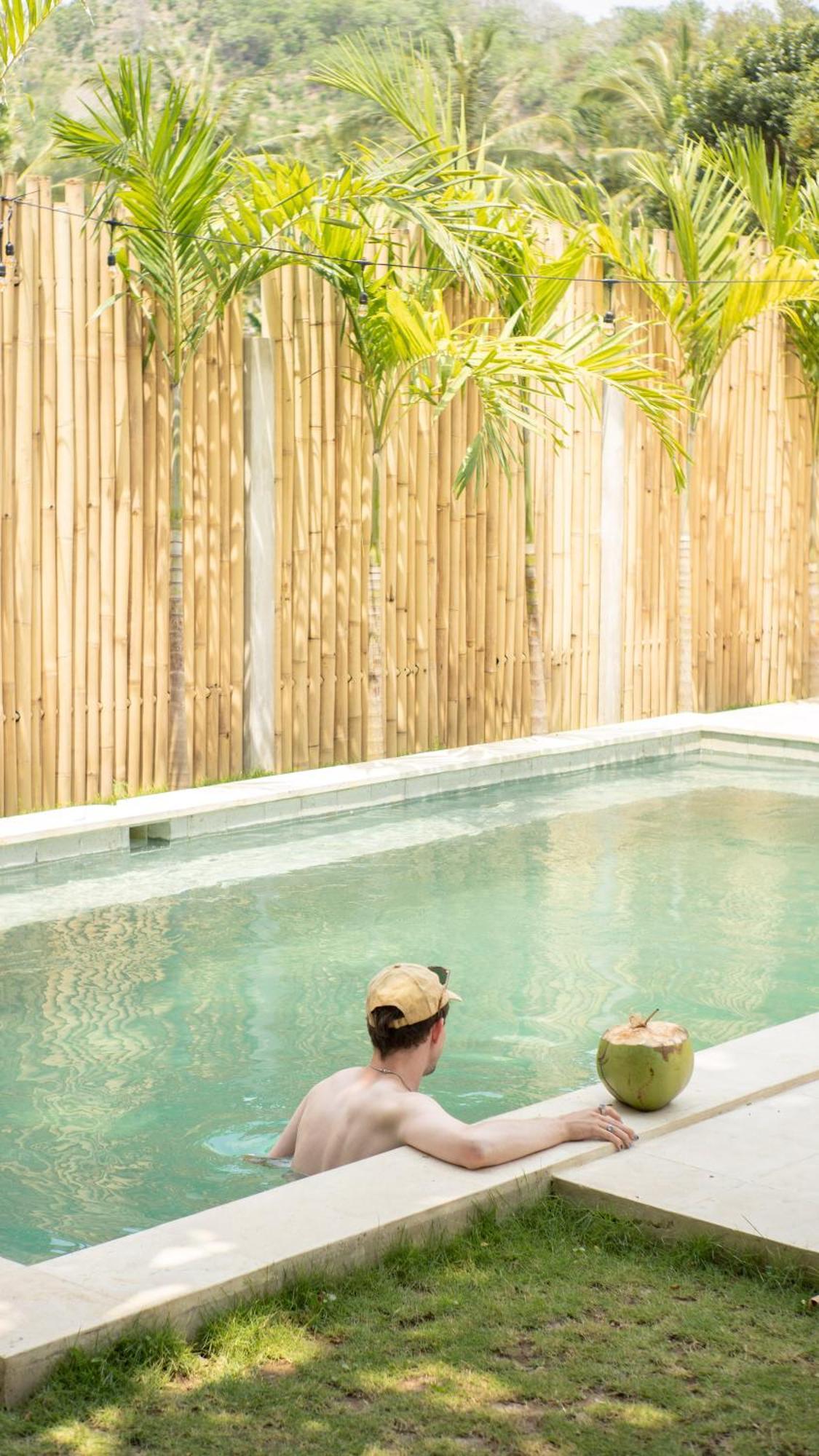 Lost Inn Kuta Capsule Hostel エクステリア 写真