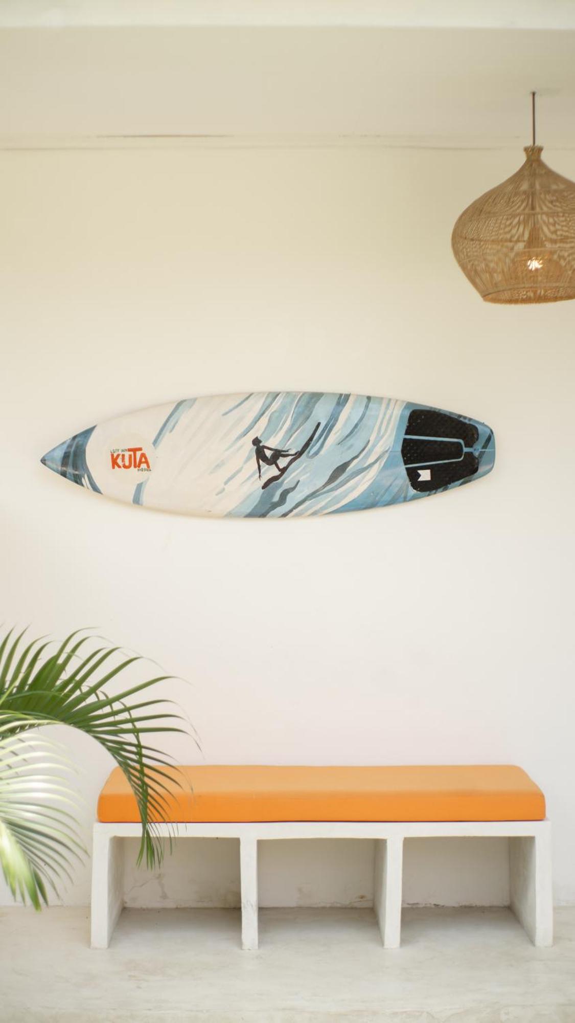 Lost Inn Kuta Capsule Hostel エクステリア 写真