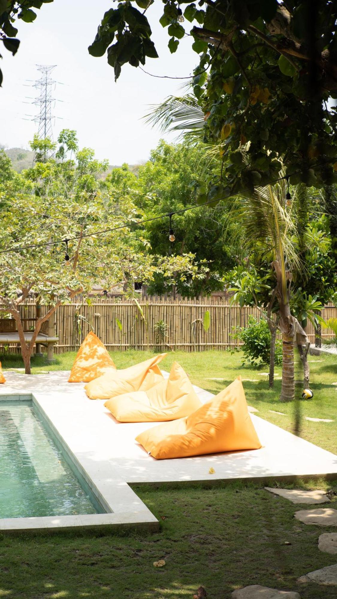 Lost Inn Kuta Capsule Hostel エクステリア 写真
