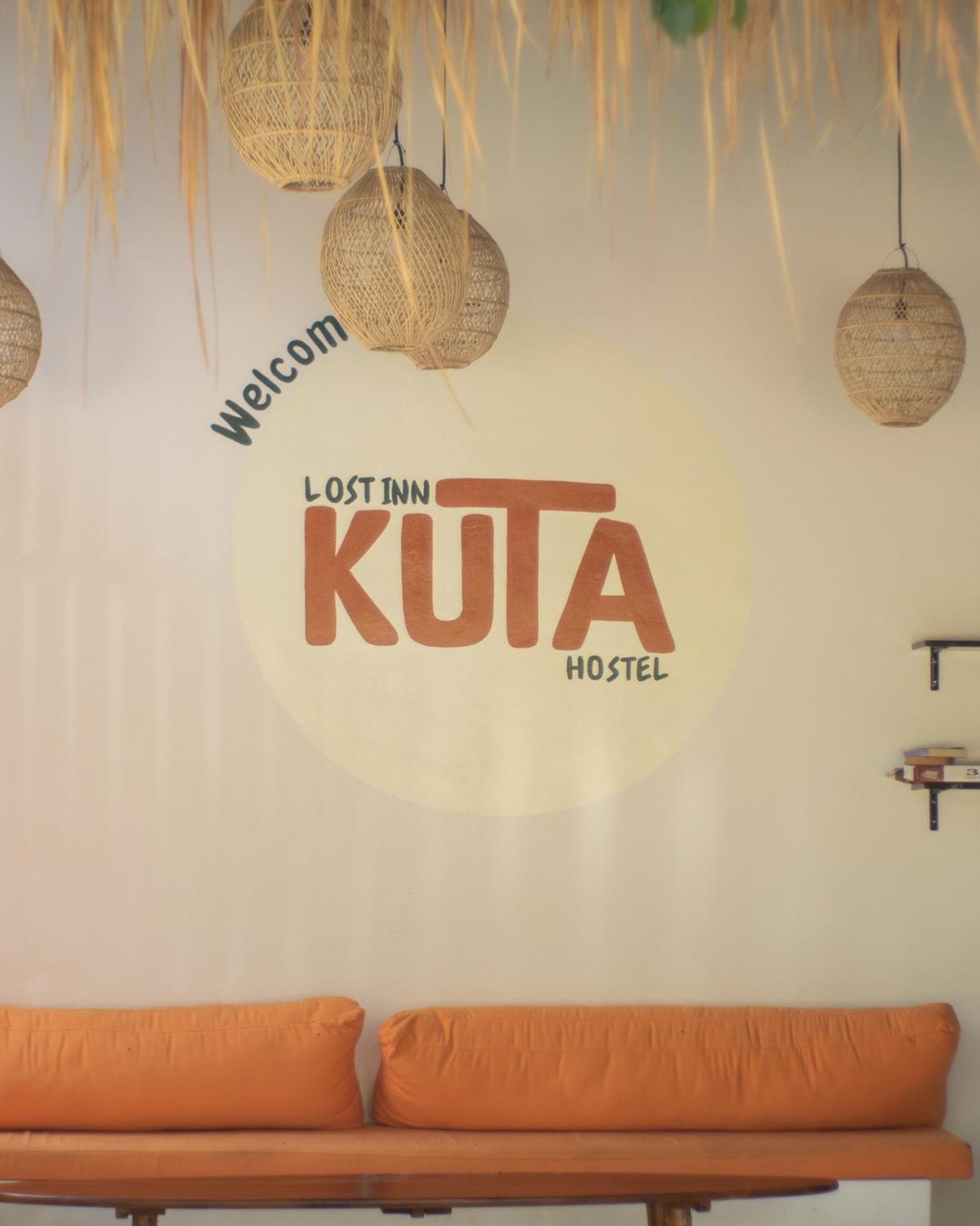 Lost Inn Kuta Capsule Hostel エクステリア 写真