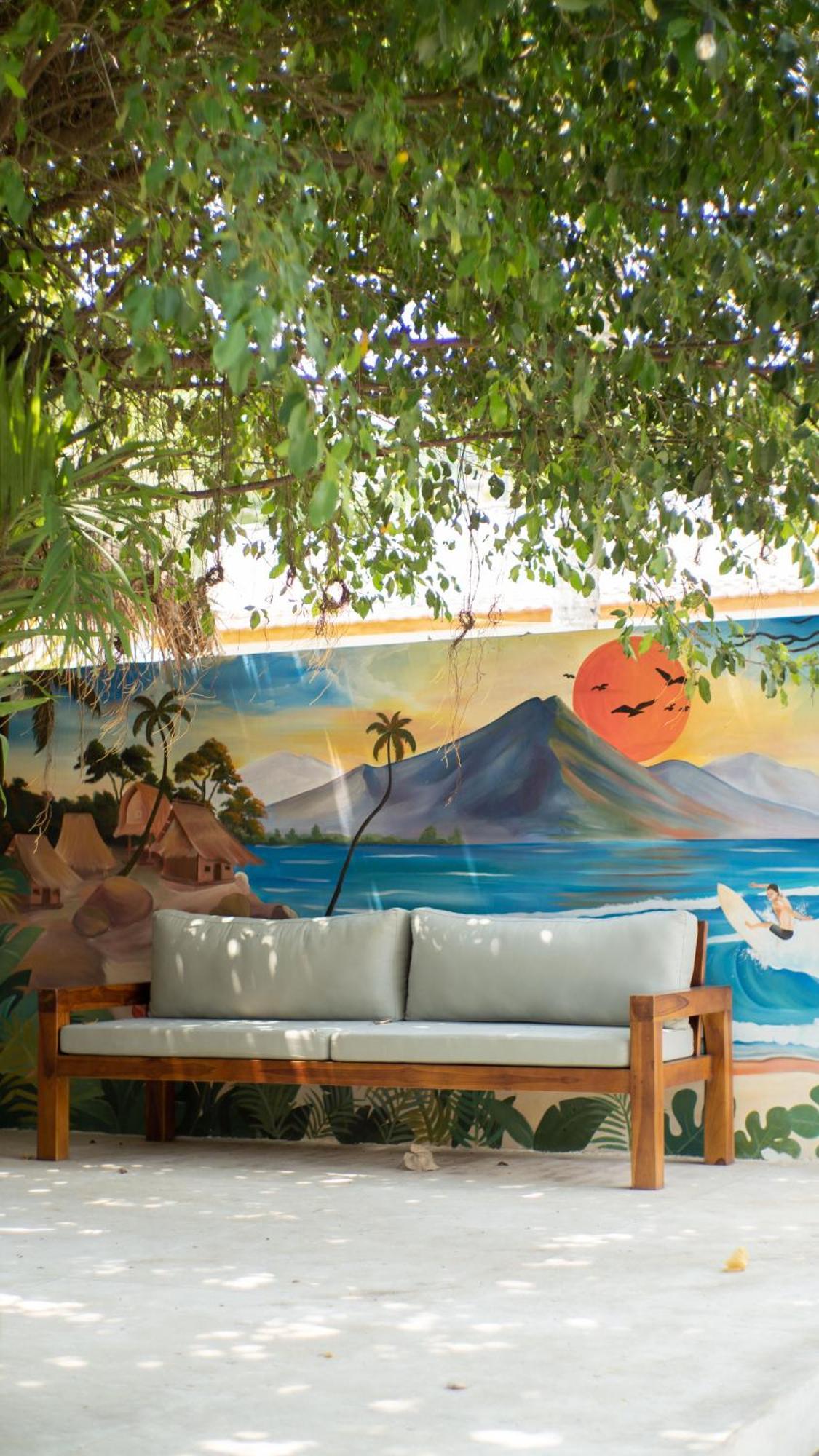Lost Inn Kuta Capsule Hostel エクステリア 写真